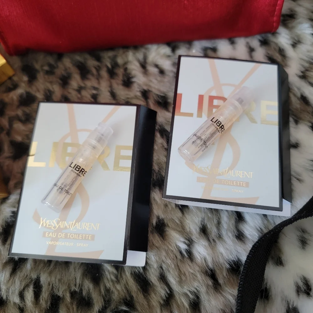 🟢Final Price!! 4pcs Bundle Of YSL parfums pouch, zipper pull & 2Libre